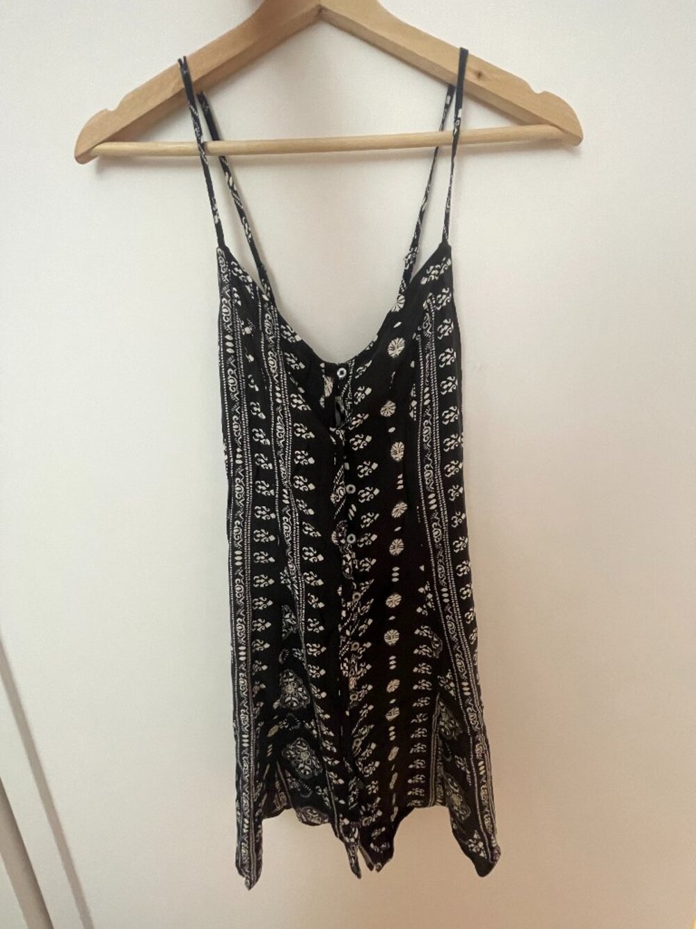 Abercrombie & Fitch Black & White Tribal Print Handkerchief Mini Dress Size XS